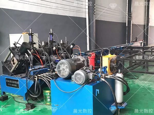 如何避免角鋼沖孔機(jī)錯(cuò)誤操作？